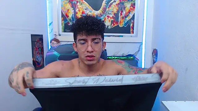 targuerian22 online show from 10/22/25, 07:19