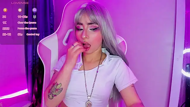 hanna  azumi online show from 01/19/25, 09:33