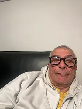 4n4l1zz4m1 online show from 02/15/26, 08:27