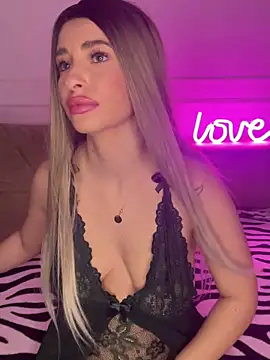 Snapshot of GraceCarther chatting on 12/08/24, 10:36 GraceCarther online show from 12/08/24, 10:36