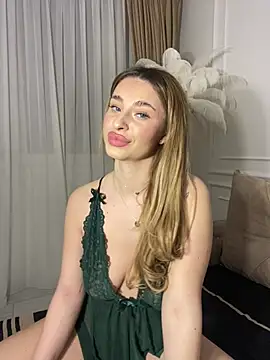 Snapshot of GraceCarther chatting on 01/22/25, 07:03 GraceCarther online show from 01/22/25, 07:03