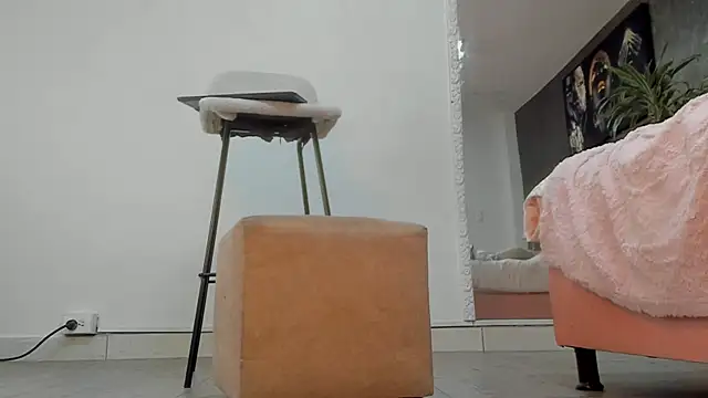 Snapshot of isa_lancaster chatting on 07/14/26, 02:05 isa lancaster online show from 07/14/26, 02:05