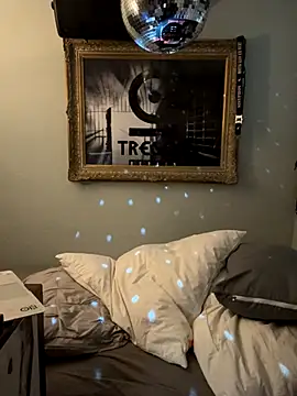 Snapshot of pillepallex84x chatting on 10/11/25, 03:39 pillepallex84x online show from 10/11/25, 03:39