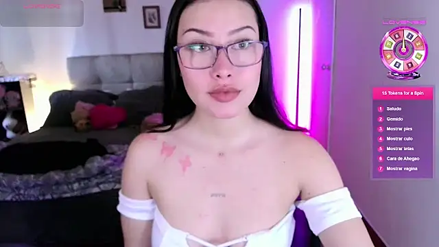 Snapshot of Emilyswan04 chatting on 10/08/25, 09:56 Emilyswan04 online show from 10/08/25, 09:56