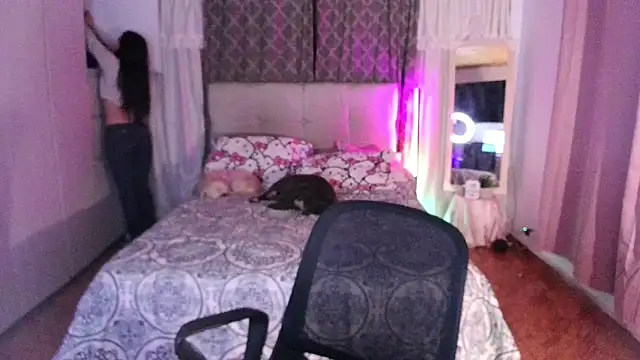Snapshot of Emilyswan04 chatting on 06/13/26, 12:41 Emilyswan04 online show from 06/13/26, 12:41