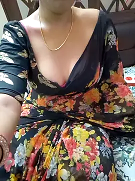 Snapshot of Roja-Telugu777 chatting on 09/08/25, 03:44 Roja-Telugu777 online show from 09/08/25, 03:44