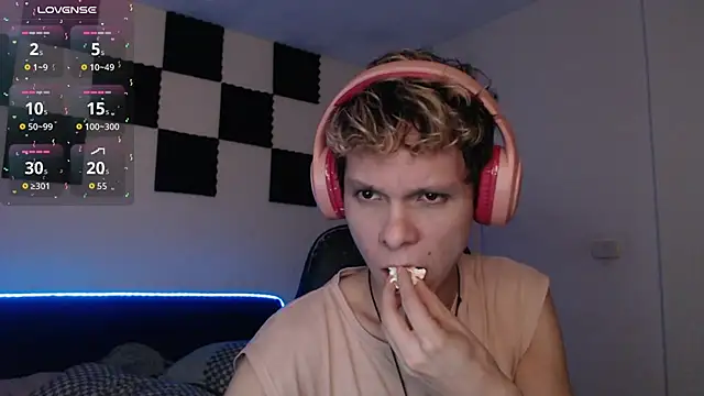 bryamado69 online show from 10/15/25, 03:50