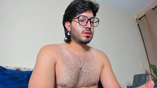 Snapshot of Ackerman_Eren_ chatting on 01/14/25, 06:28 Ackerman Eren  online show from 01/14/25, 06:28