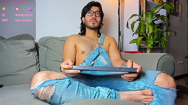 Ackerman Eren  online show from 11/24/25, 10:37