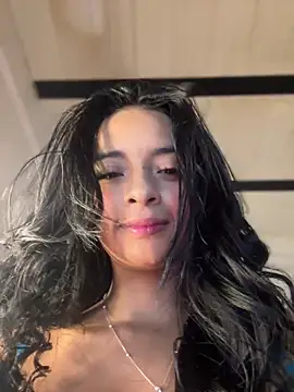 Laura fernandezII online show from 02/12/25, 02:03