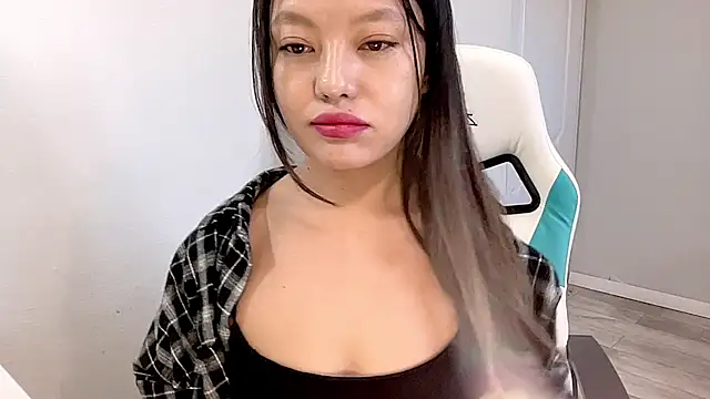 Risalynn online show from 12/12/24, 03:43