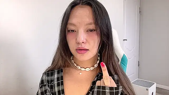 Risalynn online show from 12/19/24, 03:40