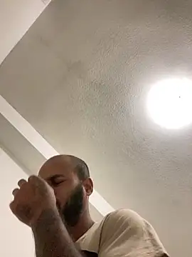 islandvybee55 online show from 01/09/25, 07:52