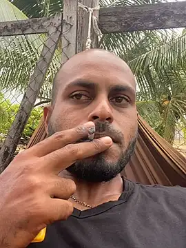 islandvybee55 online show from 12/20/25, 02:46