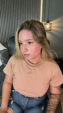 MiaPetit  online show from 11/02/25, 06:21