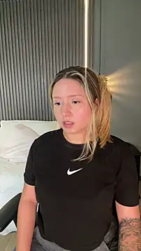 MiaPetit  online show from 11/15/25, 01:14