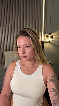 MiaPetit  online show from 02/01/26, 04:38