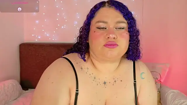 lunitaa0 online show from 04/19/26, 04:56