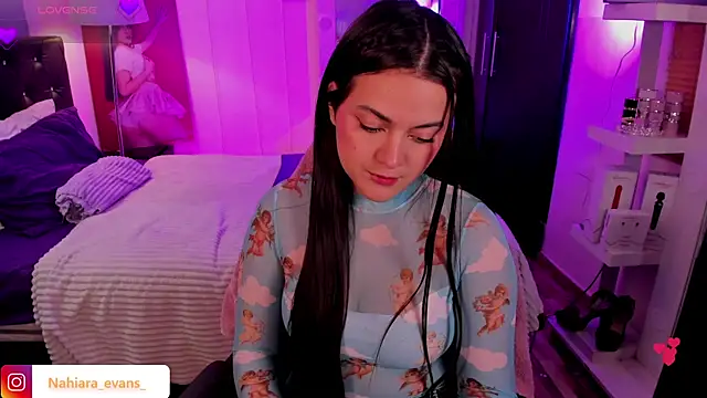 Snapshot of NahiaraEvans_ chatting on 10/10/25, 05:39 NahiaraEvans  online show from 10/10/25, 05:39