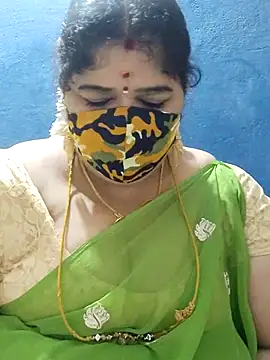 Snapshot of tamilthanushri chatting on 01/31/25, 07:39 tamilthanushri online show from 01/31/25, 07:39