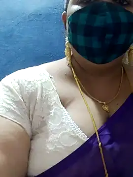 Snapshot of tamilthanushri chatting on 02/01/25, 01:41 tamilthanushri online show from 02/01/25, 01:41