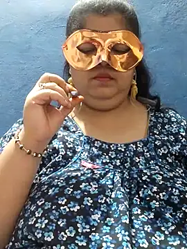 Snapshot of tamilthanushri chatting on 02/15/25, 08:33 tamilthanushri online show from 02/15/25, 08:33
