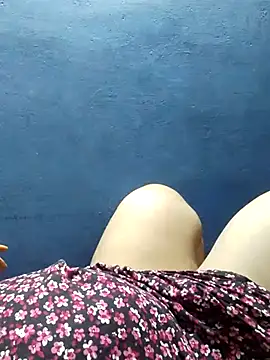 Snapshot of tamilthanushri chatting on 02/19/25, 10:12 tamilthanushri online show from 02/19/25, 10:12