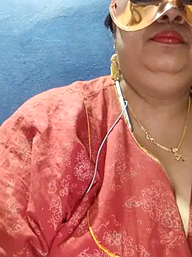 Snapshot of tamilthanushri chatting on 02/19/25, 06:21 tamilthanushri online show from 02/19/25, 06:21
