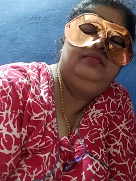 Snapshot of tamilthanushri chatting on 02/26/25, 05:42 tamilthanushri online show from 02/26/25, 05:42