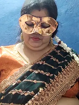 Snapshot of tamilthanushri chatting on 03/09/25, 06:43 tamilthanushri online show from 03/09/25, 06:43