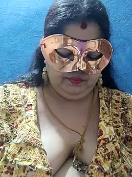 Snapshot of tamilthanushri chatting on 03/14/25, 10:50 tamilthanushri online show from 03/14/25, 10:50