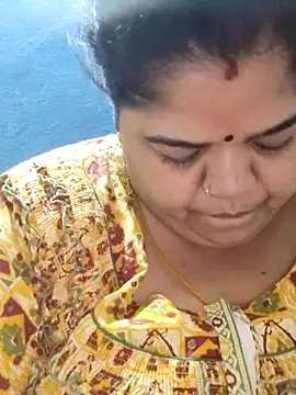 Snapshot of tamilthanushri chatting on 03/15/25, 04:02 tamilthanushri online show from 03/15/25, 04:02
