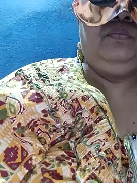 Snapshot of tamilthanushri chatting on 03/15/25, 07:20 tamilthanushri online show from 03/15/25, 07:20