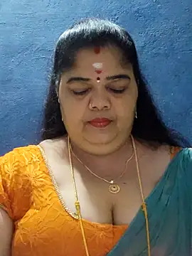 Snapshot of tamilthanushri chatting on 09/11/25, 05:18 tamilthanushri online show from 09/11/25, 05:18