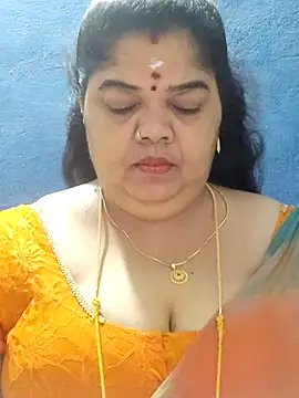 Snapshot of tamilthanushri chatting on 09/11/25, 09:15 tamilthanushri online show from 09/11/25, 09:15