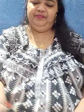 Snapshot of tamilthanushri chatting on 09/22/25, 06:59 tamilthanushri online show from 09/22/25, 06:59
