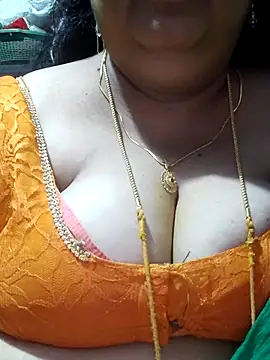 Snapshot of tamilthanushri chatting on 10/03/25, 08:00 tamilthanushri online show from 10/03/25, 08:00
