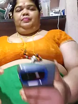 Snapshot of tamilthanushri chatting on 10/03/25, 08:06 tamilthanushri online show from 10/03/25, 08:06