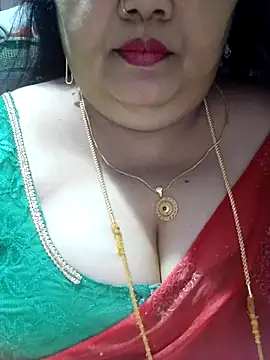 Snapshot of tamilthanushri chatting on 10/04/25, 10:46 tamilthanushri online show from 10/04/25, 10:46
