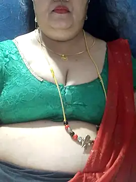 Snapshot of tamilthanushri chatting on 10/05/25, 04:00 tamilthanushri online show from 10/05/25, 04:00