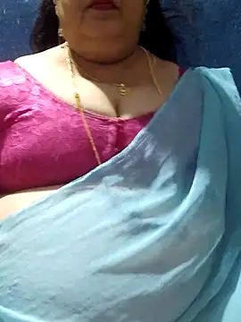 Snapshot of tamilthanushri chatting on 10/09/25, 01:53 tamilthanushri online show from 10/09/25, 01:53
