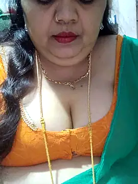 Snapshot of tamilthanushri chatting on 10/16/25, 12:28 tamilthanushri online show from 10/16/25, 12:28