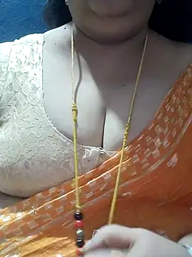 Snapshot of tamilthanushri chatting on 10/21/25, 06:41 tamilthanushri online show from 10/21/25, 06:41