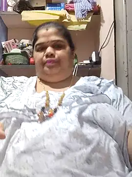 Snapshot of tamilthanushri chatting on 04/27/26, 08:34 tamilthanushri online show from 04/27/26, 08:34