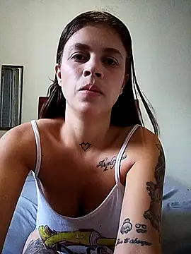 Snapshot of Ma_Santos chatting on 04/21/26, 08:23 Ma Santos online show from 04/21/26, 08:23