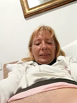 Ladykiss833 online show from 10/05/25, 09:24