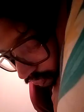 Snapshot of gym_lover076 chatting on 02/24/26, 05:16 gym lover076 online show from 02/24/26, 05:16