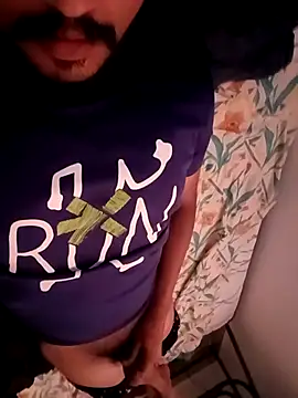 Snapshot of gym_lover076 chatting on 02/27/26, 05:40 gym lover076 online show from 02/27/26, 05:40