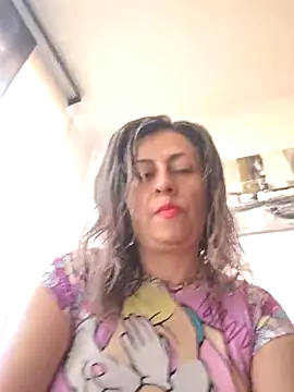 Snapshot of Latiinvenushot chatting on 02/05/26, 01:05 Latiinvenushot online show from 02/05/26, 01:05