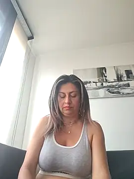 Latiinvenushot online show from 03/08/26, 12:42